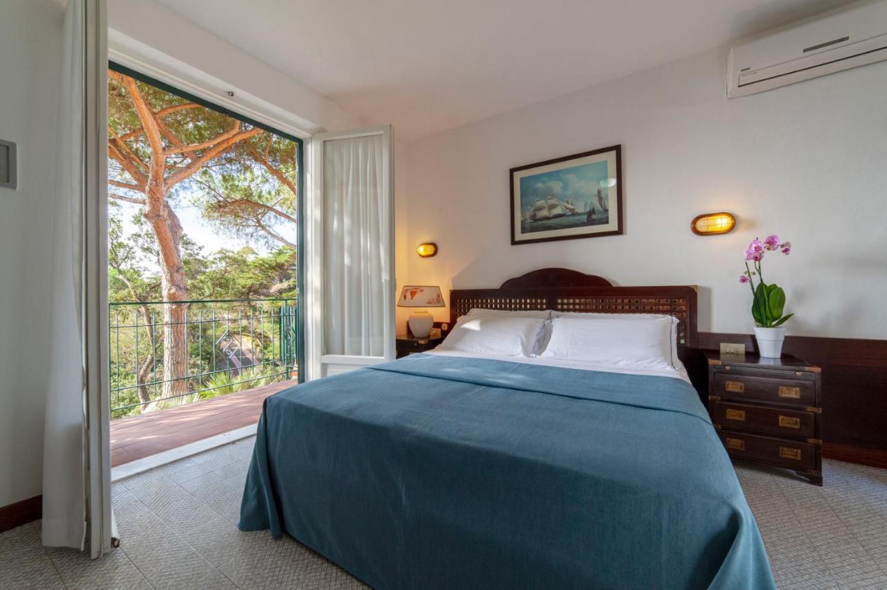Hotel Antares กาโปลิเวรี ภายนอก รูปภาพ