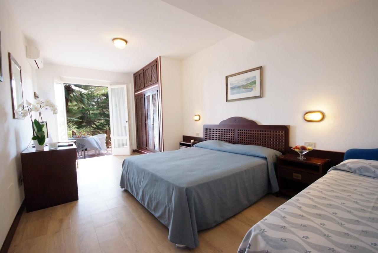 Hotel Antares กาโปลิเวรี ภายนอก รูปภาพ